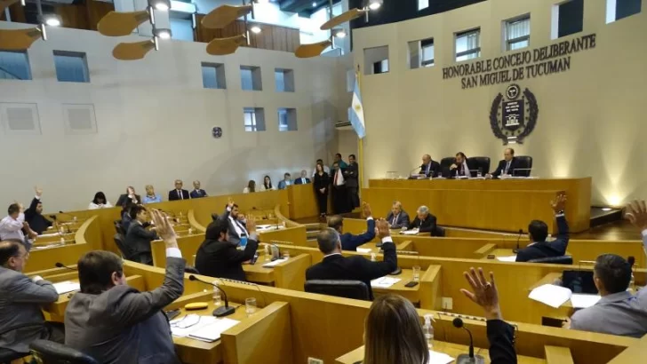 El Concejo Deliberante aprobó el aumento en el precio del boleto de colectivo El Concejo Deliberante aprobó el aumento en el precio del boleto de colectivo