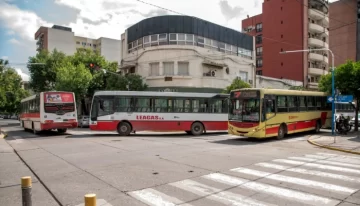 Concejales firmaron el dictamen del aumento de colectivos y taxis Concejales firmaron el dictamen del aumento de colectivos y taxis
