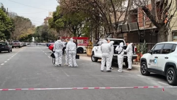 Mientras despedían a Agostina, la Policía allanó la casa del acusado y un lavadero Mientras despedían a Agostina, la Policía allanó la casa del acusado y un lavadero
