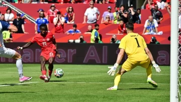 Canadá rescató un empate ante Bosnia en su debut Canadá rescató un empate ante Bosnia en su debut