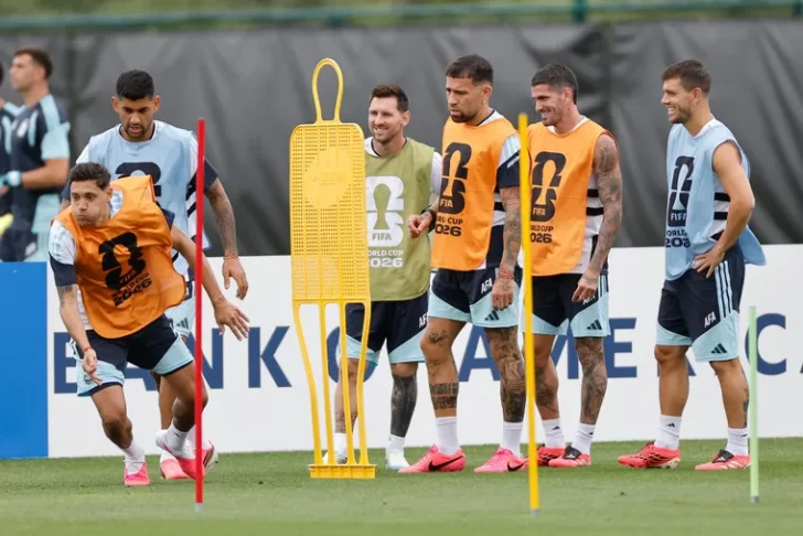 Argentina enfrenta a Austria con el objetivo de quedar a un paso de los 16avos de final Argentina enfrenta a Austria con el objetivo de quedar a un paso de los 16avos de final