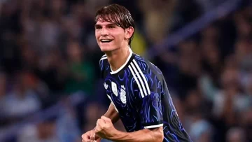 Nico Paz será evaluado día a día por su lesión y Emiliano Buendía podría reemplazarlo Nico Paz será evaluado día a día por su lesión y Emiliano Buendía podría reemplazarlo