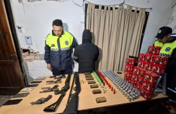 Secuestraron seis armas de fuego y una gran cantidad de municiones Secuestraron seis armas de fuego y una gran cantidad de municiones