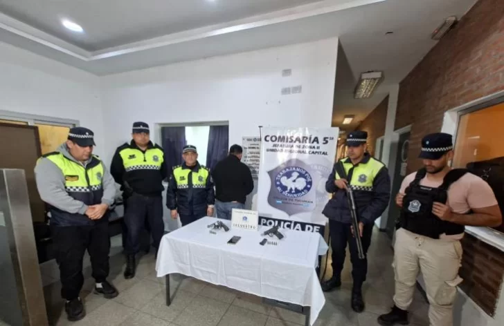 Personal policial aprehendió a un hombre y secuestró dos armas de fuego Personal policial aprehendió a un hombre y secuestró dos armas de fuego
