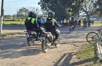 Personal policial demoró a 76 personas, retuvo vehículos y dio un golpe al narcomenudeo Personal policial demoró a 76 personas, retuvo vehículos y dio un golpe al narcomenudeo