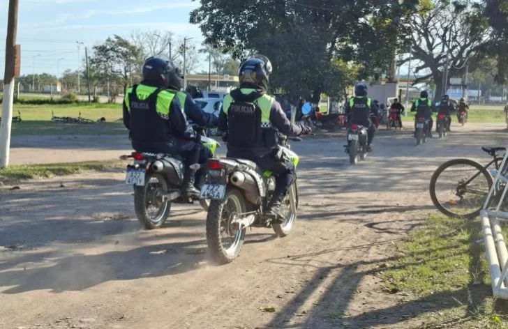 Personal policial demoró a 76 personas, retuvo vehículos y dio un golpe al narcomenudeo Personal policial demoró a 76 personas, retuvo vehículos y dio un golpe al narcomenudeo