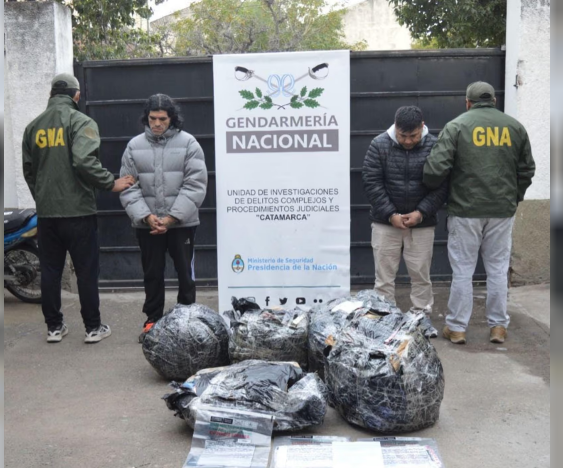 Detuvieron a dos narcos y secuestraron más de 43 kilos de marihuana Detuvieron a dos narcos y secuestraron más de 43 kilos de marihuana