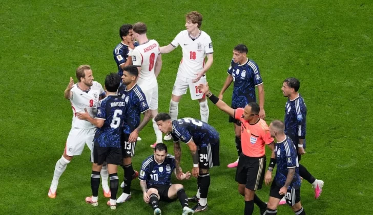Argentina pierde con Inglaterra y busca reaccionar para meterse en la final Argentina pierde con Inglaterra y busca reaccionar para meterse en la final