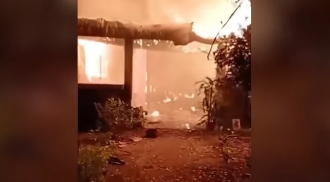 Una mujer de 82 años murió tras el incendio de su vivienda Una mujer de 82 años murió tras el incendio de su vivienda
