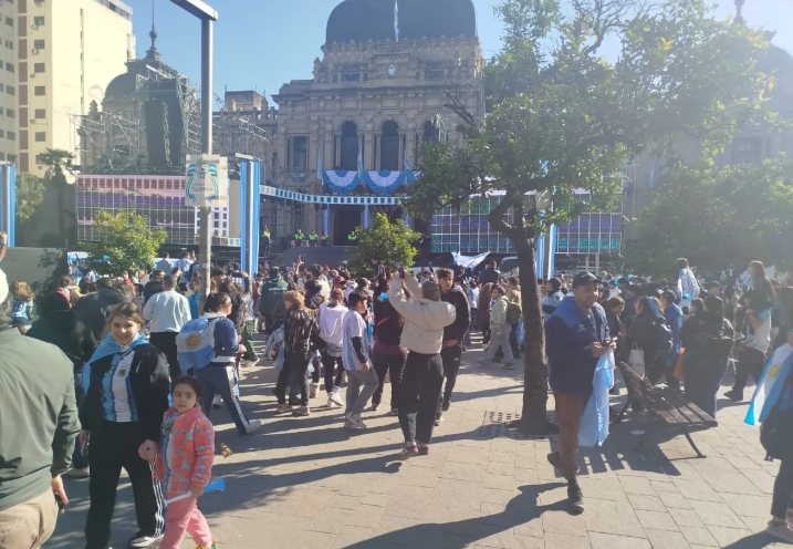 Tucumán estalló de alegría: Plaza Independencia fue el epicentro del festejo tras la clasificación de Argentina Tucumán estalló de alegría: Plaza Independencia fue el epicentro del festejo tras la clasificación de Argentina