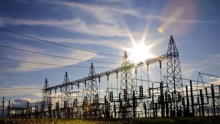 El Gobierno adjudicó obras para reforzar el sistema eléctrico en siete provincias y evitar cortes de luz El Gobierno adjudicó obras para reforzar el sistema eléctrico en siete provincias y evitar cortes de luz