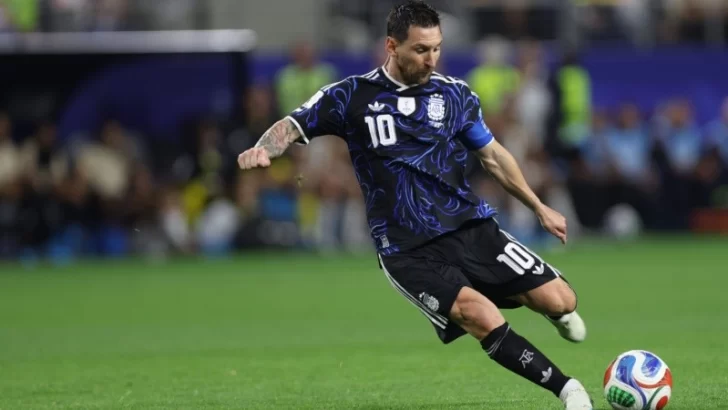 La cábala se repite: Argentina enfrentará a Inglaterra con la camiseta alternativa La cábala se repite: Argentina enfrentará a Inglaterra con la camiseta alternativa