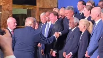 Trump saludó a Chiqui Tapia, felicitó a Messi y preguntó si Argentina está “para repetir” Trump saludó a Chiqui Tapia, felicitó a Messi y preguntó si Argentina está “para repetir”