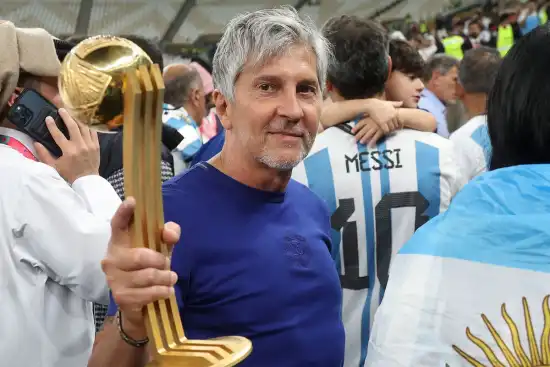 Blindan el cementerio para evitar drones y miradas en el funeral de Jorge Messi Blindan el cementerio para evitar drones y miradas en el funeral de Jorge Messi