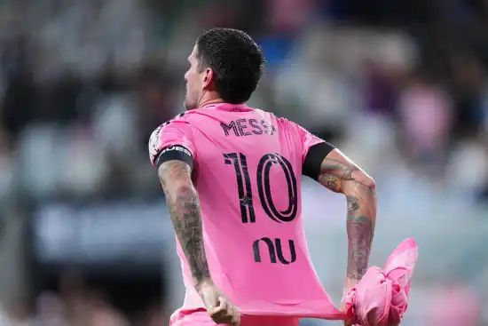 El emotivo homenaje de Rodrigo De Paul a Lionel Messi tras la muerte de su padre El emotivo homenaje de Rodrigo De Paul a Lionel Messi tras la muerte de su padre