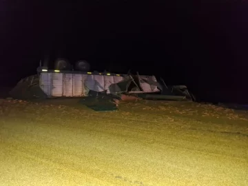 Tragedia en la Ruta 38: un camionero murió tras volcar cerca de Famaillá Tragedia en la Ruta 38: un camionero murió tras volcar cerca de Famaillá