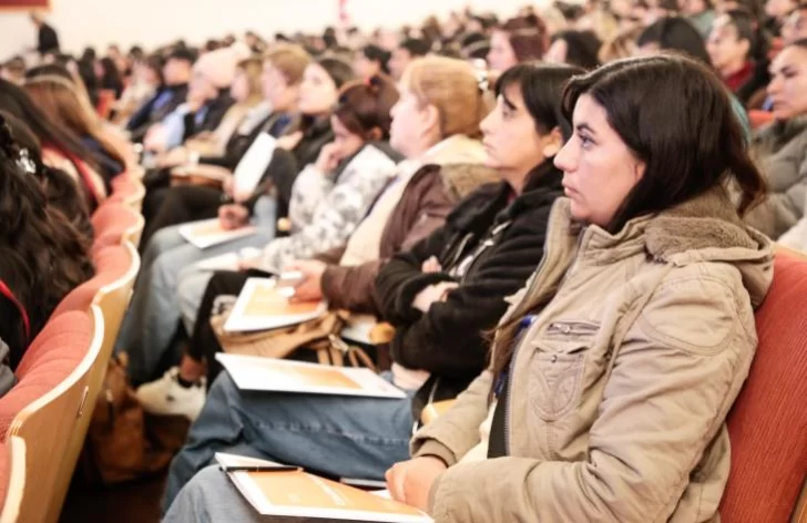 Educación financiera: alumnos y docentes tucumanos aprenden a emprender Educación financiera: alumnos y docentes tucumanos aprenden a emprender