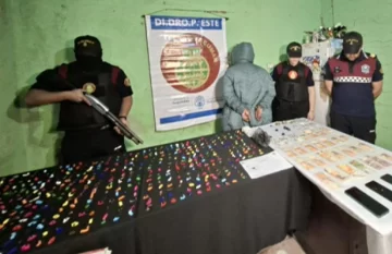 Personal policial incautó 600 ravioles de cocaína Personal policial incautó 600 ravioles de cocaína