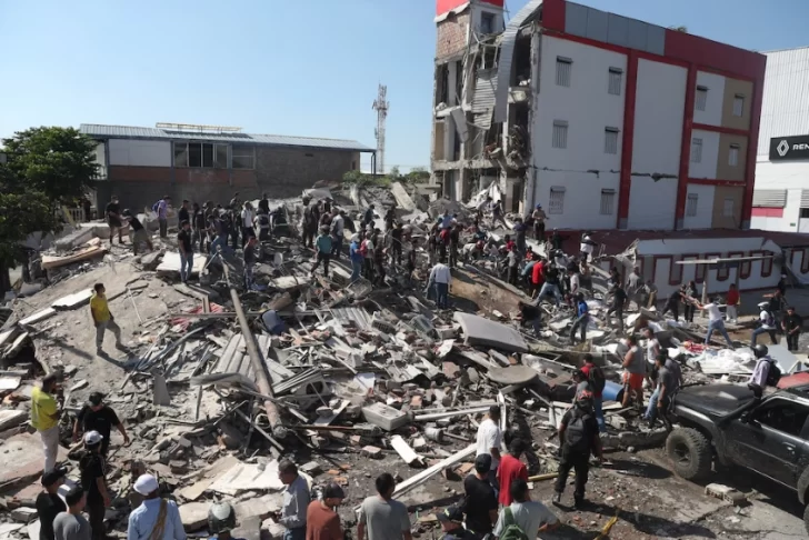 Terremoto en Colombia: ascienden a 111 los muertos y continúan las tareas de rescate Terremoto en Colombia: ascienden a 111 los muertos y continúan las tareas de rescate