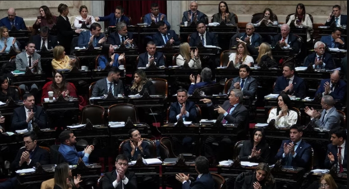 Diputados debate la reforma de la carta orgánica del Banco Central y la oposición mostró fuerza para imponer agenda Diputados debate la reforma de la carta orgánica del Banco Central y la oposición mostró fuerza para imponer agenda