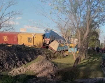 Choque entre un tren de carga y un camión sobre la ruta 325 Choque entre un tren de carga y un camión sobre la ruta 325