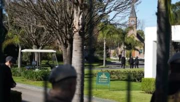 Último adiós a Jorge Messi: la familia lo despidió en una ceremonia íntima, con la presencia de Lionel Último adiós a Jorge Messi: la familia lo despidió en una ceremonia íntima, con la presencia de Lionel