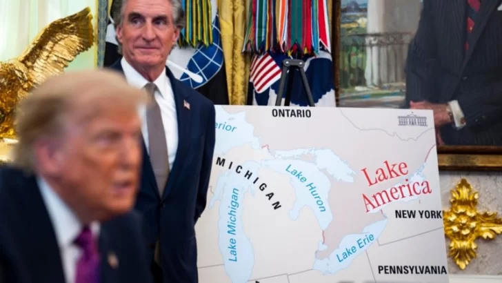 Trump rebautizó el lago Ontario como “lago América” y ahora apunta a los océanos Trump rebautizó el lago Ontario como “lago América” y ahora apunta a los océanos