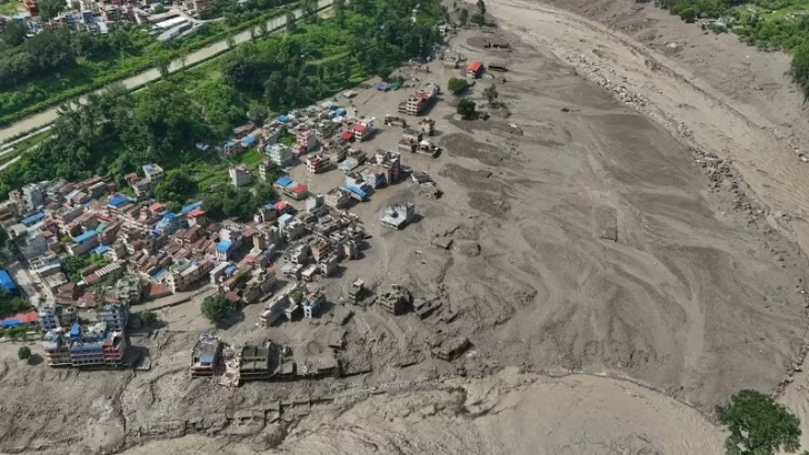 Riada trágica en Nepal: hay al menos 98 muertos y cientos de desaparecidos Riada trágica en Nepal: hay al menos 98 muertos y cientos de desaparecidos