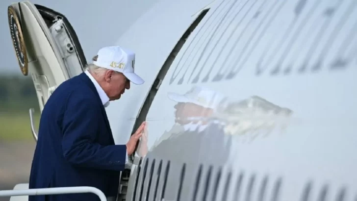 Trump abandonó el Air Force One en secreto por una amenaza de Irán Trump abandonó el Air Force One en secreto por una amenaza de Irán