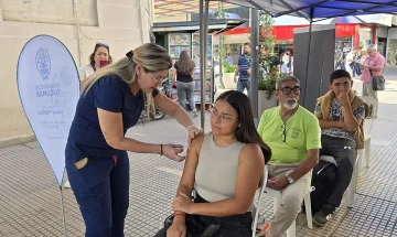 Salud Pública realizará una jornada de vacunación este sábado en la Peatonal Muñecas Salud Pública realizará una jornada de vacunación este sábado en la Peatonal Muñecas