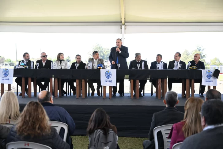 Jaldo encabezó el lanzamiento de la 71ª edición de la Batalla de Tucumán Jaldo encabezó el lanzamiento de la 71ª edición de la Batalla de Tucumán