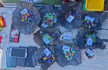 Personal policial incautó más de 1200 dosis de pasta base Personal policial incautó más de 1200 dosis de pasta base