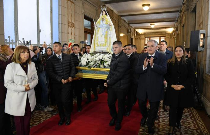La Virgen de la Merced llegó a Casa de Gobierno La Virgen de la Merced llegó a Casa de Gobierno