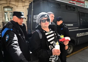 Pity Álvarez tuvo una crisis nerviosa y debieron suspender la audiencia del juicio Pity Álvarez tuvo una crisis nerviosa y debieron suspender la audiencia del juicio