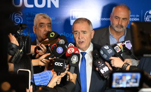 Jaldo felicitó a las autoridades electas y reafirmó su apoyo a la UNT Jaldo felicitó a las autoridades electas y reafirmó su apoyo a la UNT