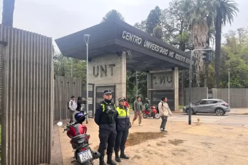Por una amenaza, la UNT reforzó la seguridad de sus facultades mediante un operativo preventivo reservado Por una amenaza, la UNT reforzó la seguridad de sus facultades mediante un operativo preventivo reservado