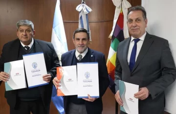 Salud y Caja Popular coordinarán operativos de prevención con una unidad móvil Salud y Caja Popular coordinarán operativos de prevención con una unidad móvil