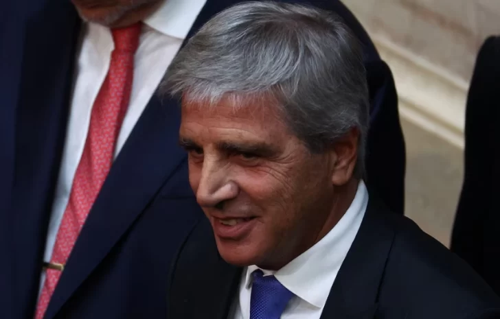 Caputo anunció un superávit fiscal de $977.173 millones en septiembre Caputo anunció un superávit fiscal de $977.173 millones en septiembre