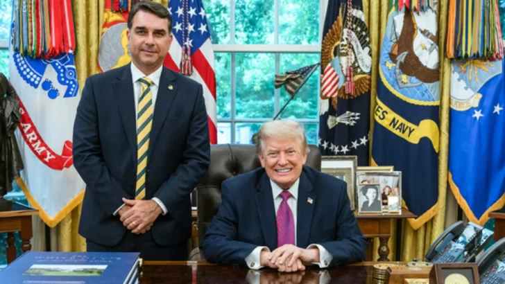 Flávio Bolsonaro se autoproclamó “verdadero presidente electo” y agradeció a Milei y Trump Flávio Bolsonaro se autoproclamó “verdadero presidente electo” y agradeció a Milei y Trump