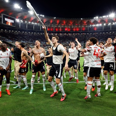 Estudiantes resistió con diez, eliminó a Flamengo por penales y es finalista Estudiantes resistió con diez, eliminó a Flamengo por penales y es finalista