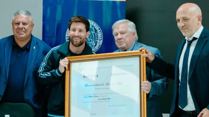 Messi fue nombrado doctor honoris causa y expresó su emoción: “Es un orgullo” Messi fue nombrado doctor honoris causa y expresó su emoción: “Es un orgullo”
